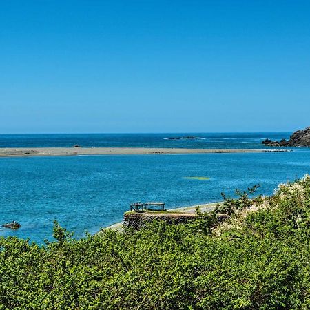 Smith River Vintage Cabin Oceanfront Deck And Views מראה חיצוני תמונה