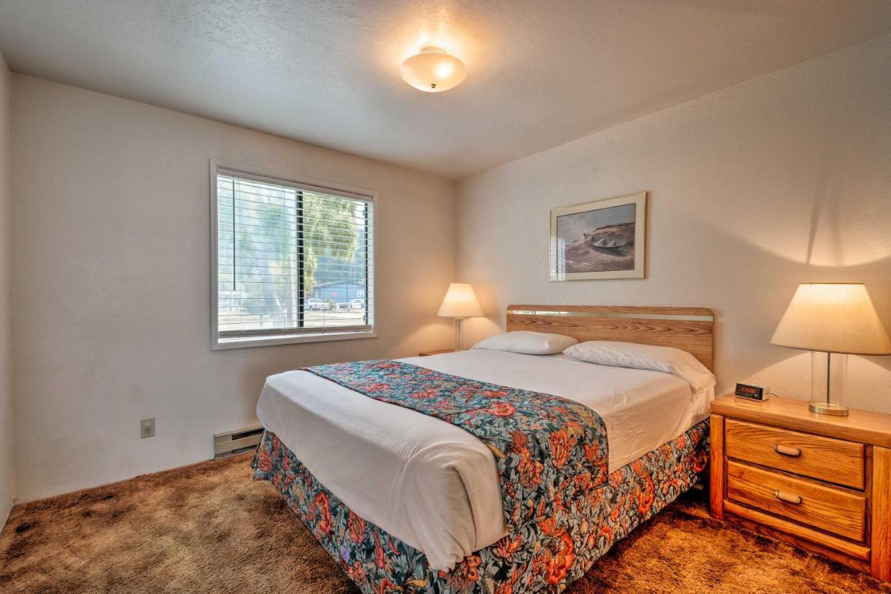 Smith River Vintage Cabin Oceanfront Deck And Views מראה חיצוני תמונה